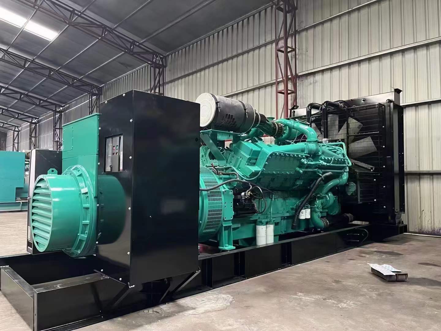 全椒如何降低 800kW 柴油发电机输出电流的波动？